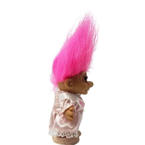 Vtg Russ Sweet Sixteen Troll Doll Pink Hair Birthday 16 Satin Dress & Sash 4.5" - Picture 3 of 4